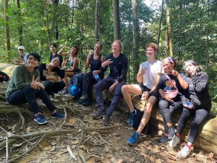 Pongo Guest House & Jungle Trekking Букіт-Лаванґ Екстер'єр фото